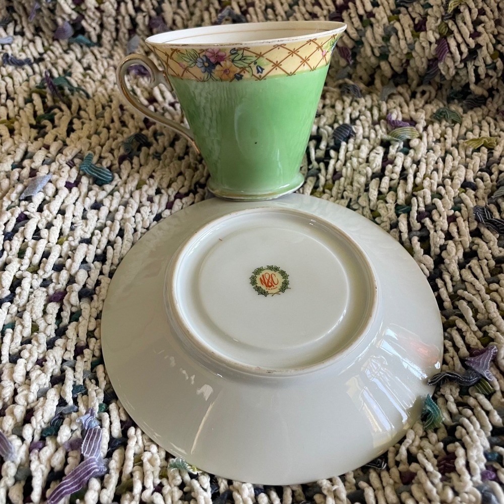 Vintage N&C Japan Green Floral Trellis Porcelain Teacup and Saucer Set - Picture 4 of 11